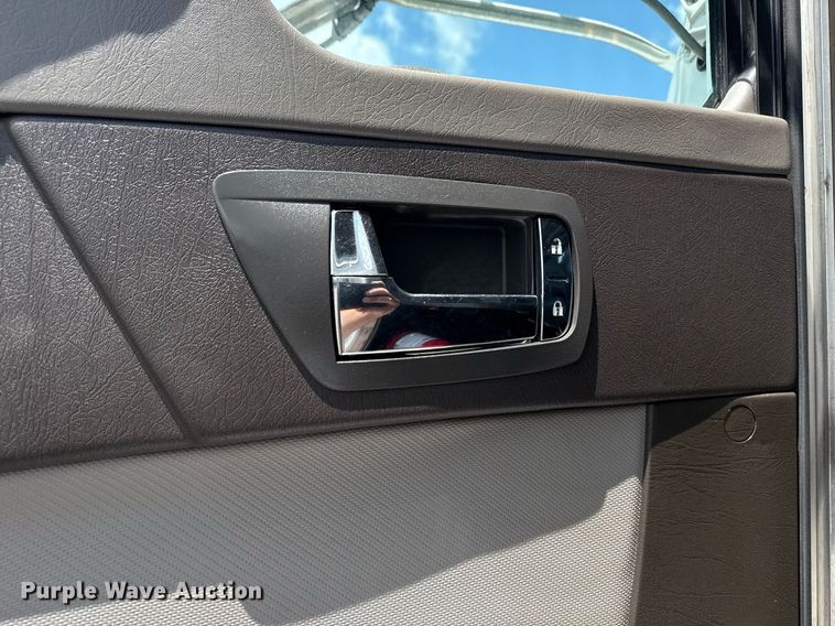 image for item EG5997 2019 Kenworth T370 box truck