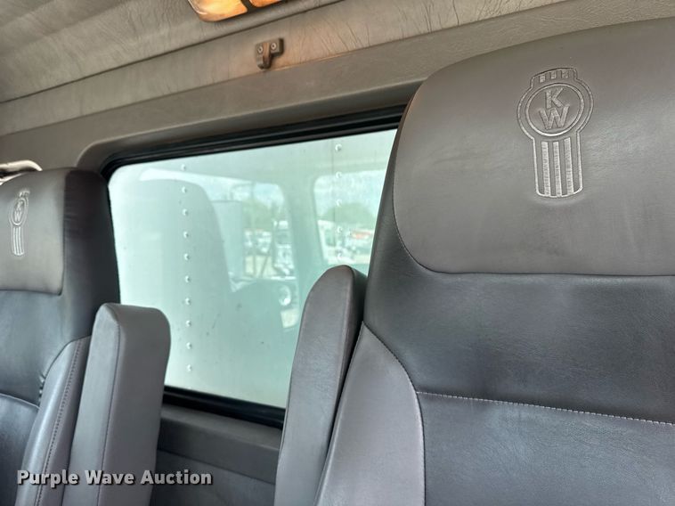 image for item EG5997 2019 Kenworth T370 box truck