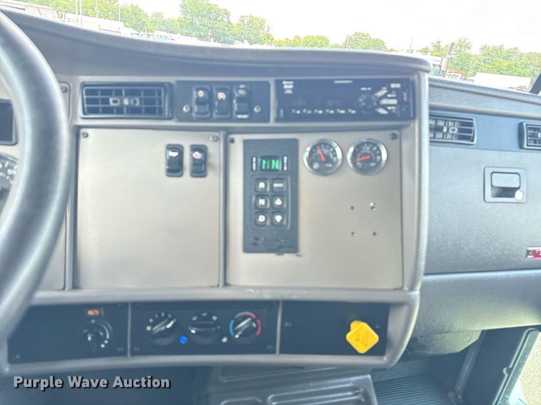 image for item EG5997 2019 Kenworth T370 box truck