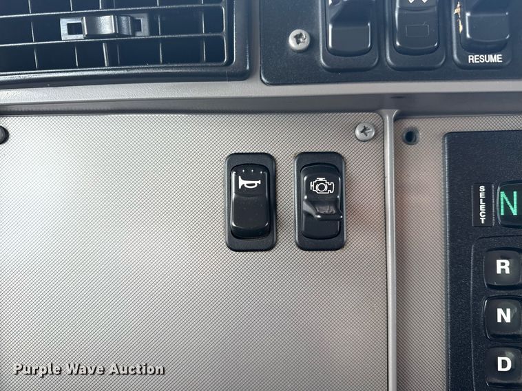 image for item EG5997 2019 Kenworth T370 box truck