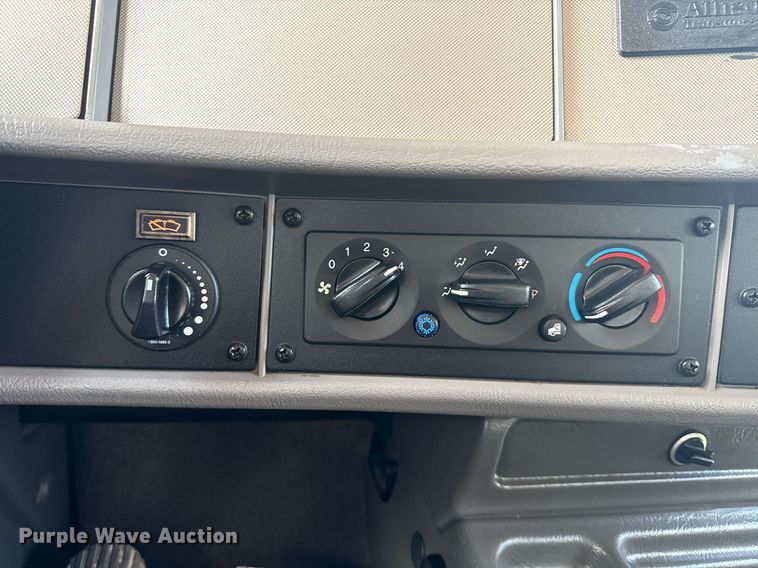 image for item EG5997 2019 Kenworth T370 box truck