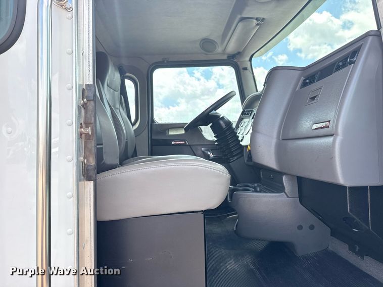 image for item EG5997 2019 Kenworth T370 box truck