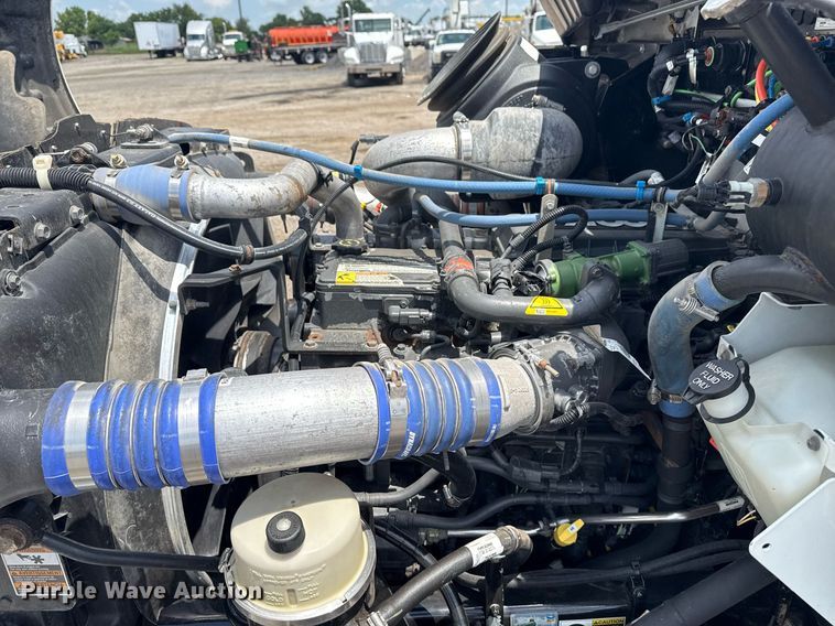 image for item EG5997 2019 Kenworth T370 box truck