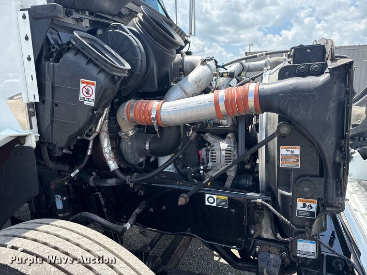 image for item EG5997 2019 Kenworth T370 box truck