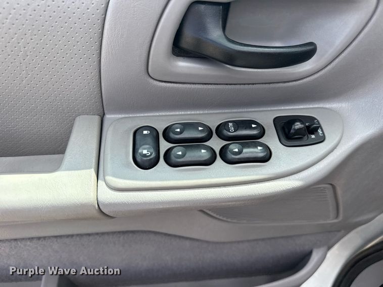 image for item EG6006 2001 Ford Windstar handicap accessible van