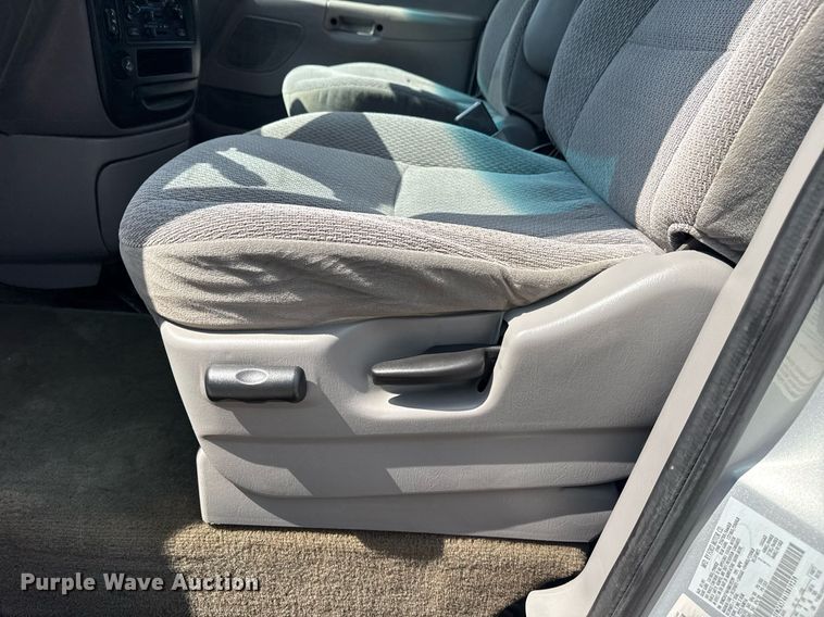 image for item EG6006 2001 Ford Windstar handicap accessible van
