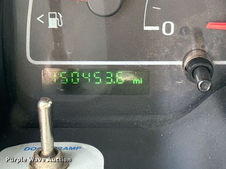 image for item EG6006 2001 Ford Windstar handicap accessible van