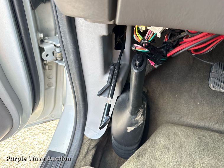 image for item EG6006 2001 Ford Windstar handicap accessible van