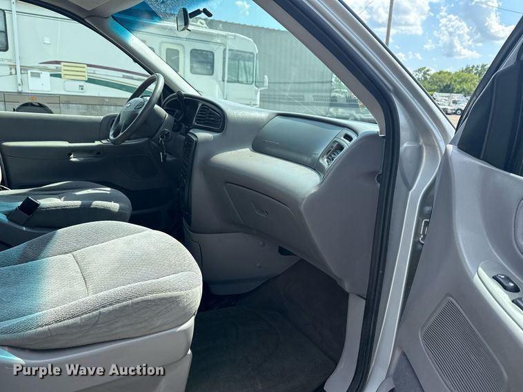image for item EG6006 2001 Ford Windstar handicap accessible van