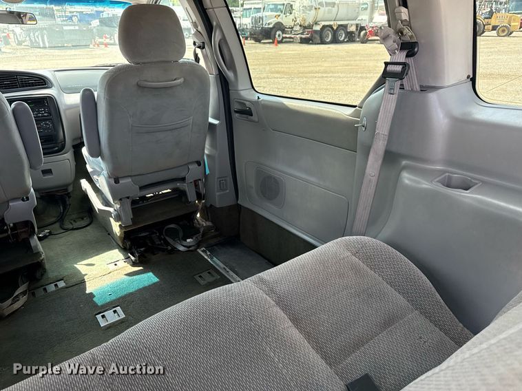 image for item EG6006 2001 Ford Windstar handicap accessible van