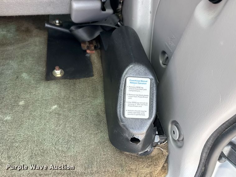 image for item EG6006 2001 Ford Windstar handicap accessible van