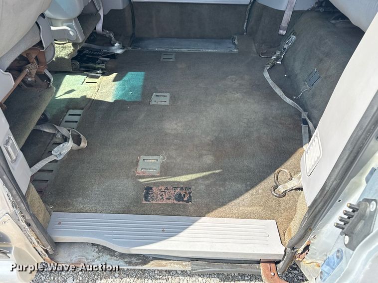 image for item EG6006 2001 Ford Windstar handicap accessible van