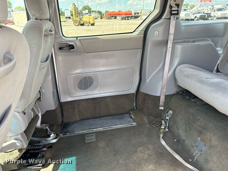 image for item EG6006 2001 Ford Windstar handicap accessible van