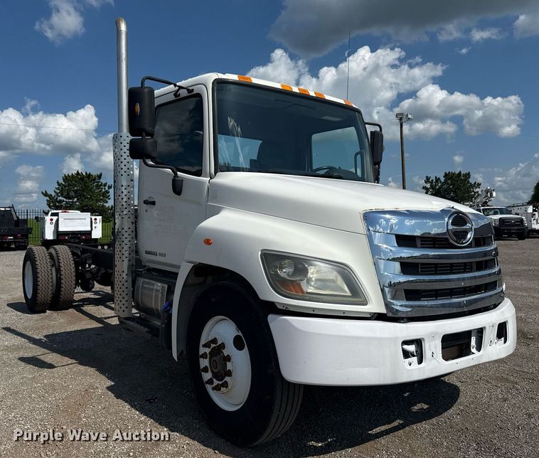 image for item EG6007 2015 Hino 338 truck cab and chassis