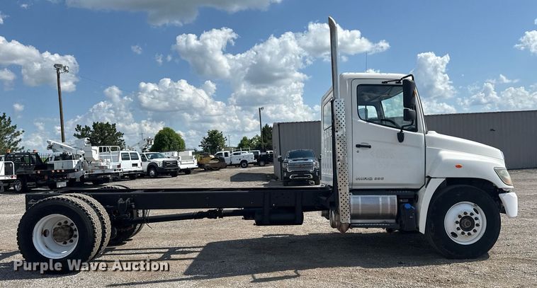 image for item EG6007 2015 Hino 338 truck cab and chassis