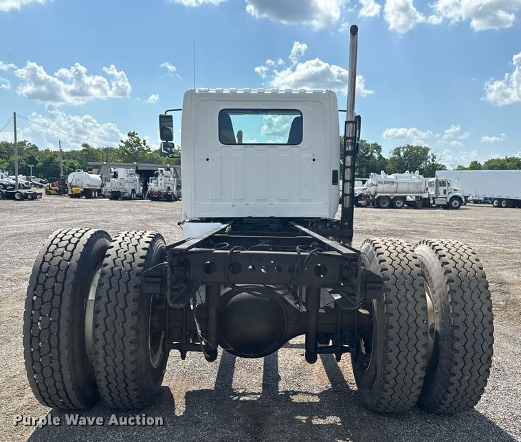 image for item EG6007 2015 Hino 338 truck cab and chassis