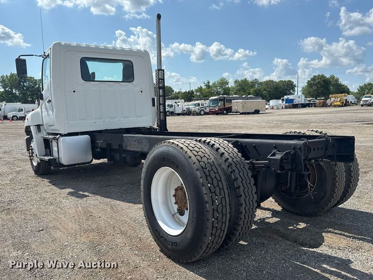 image for item EG6007 2015 Hino 338 truck cab and chassis