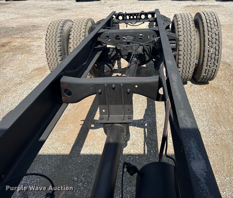 image for item EG6007 2015 Hino 338 truck cab and chassis