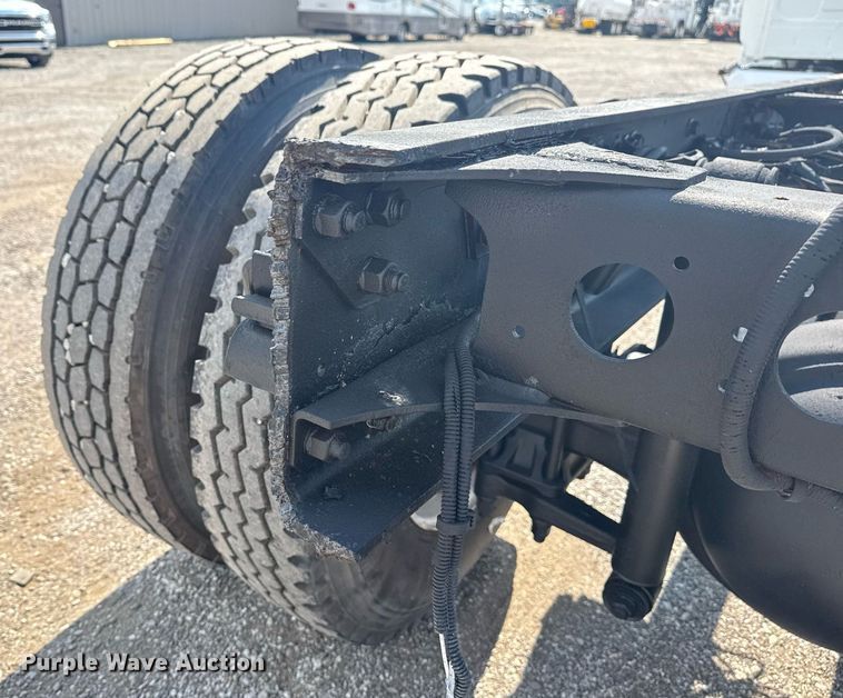 image for item EG6007 2015 Hino 338 truck cab and chassis