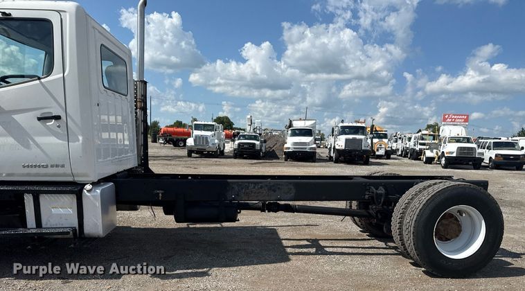 image for item EG6007 2015 Hino 338 truck cab and chassis