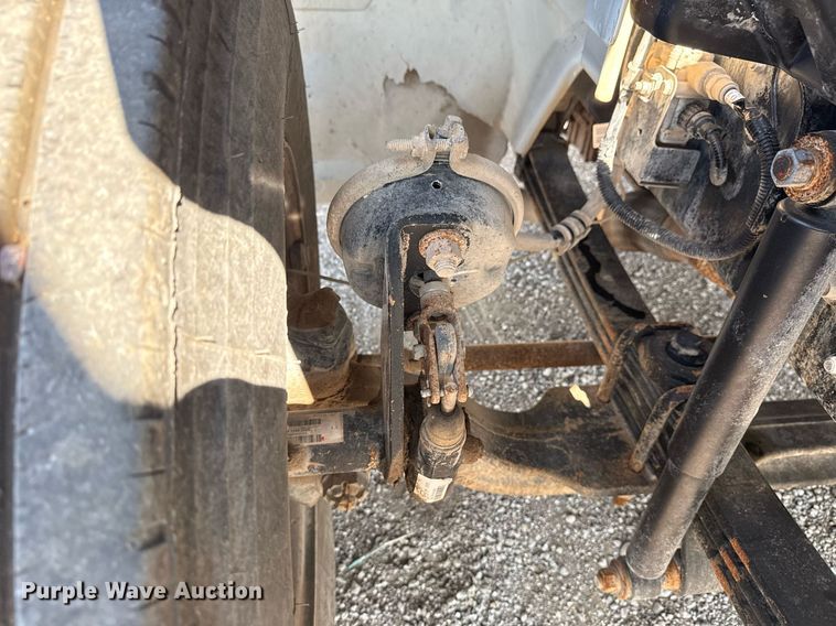 image for item EG6007 2015 Hino 338 truck cab and chassis