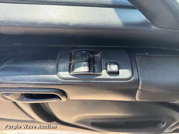 image for item EG6007 2015 Hino 338 truck cab and chassis