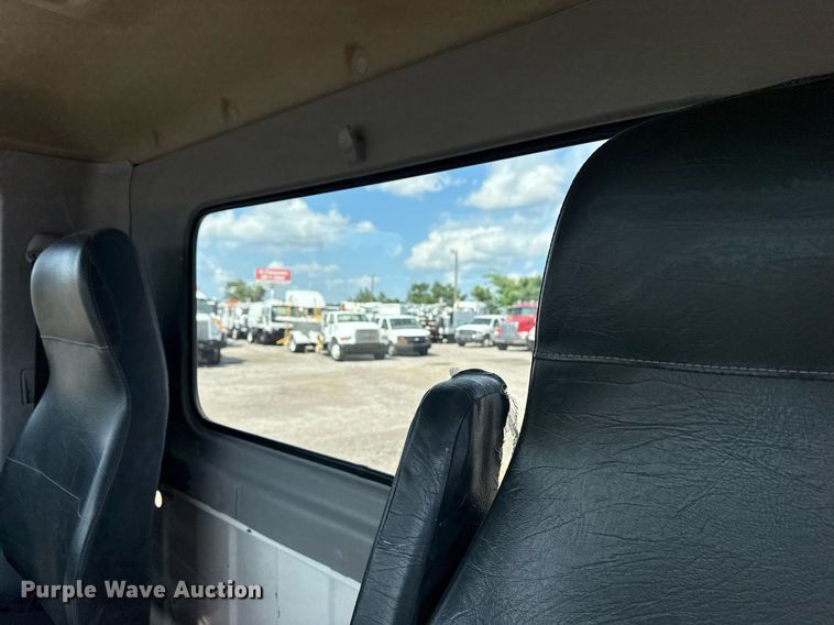 image for item EG6007 2015 Hino 338 truck cab and chassis