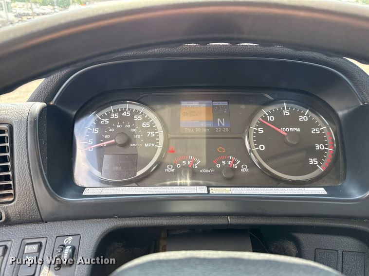 image for item EG6007 2015 Hino 338 truck cab and chassis