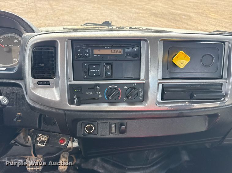 image for item EG6007 2015 Hino 338 truck cab and chassis