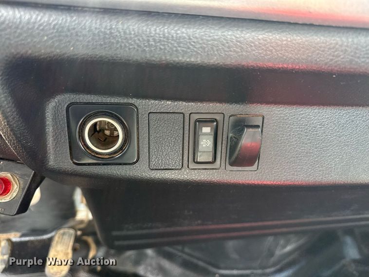 image for item EG6007 2015 Hino 338 truck cab and chassis