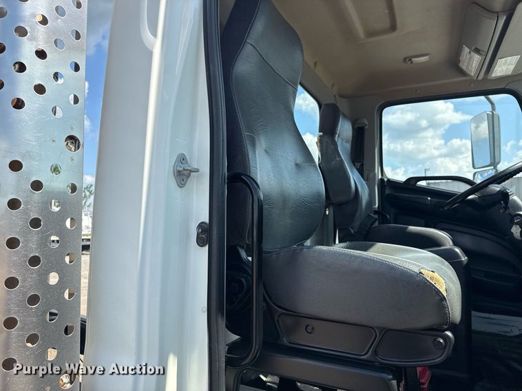 image for item EG6007 2015 Hino 338 truck cab and chassis