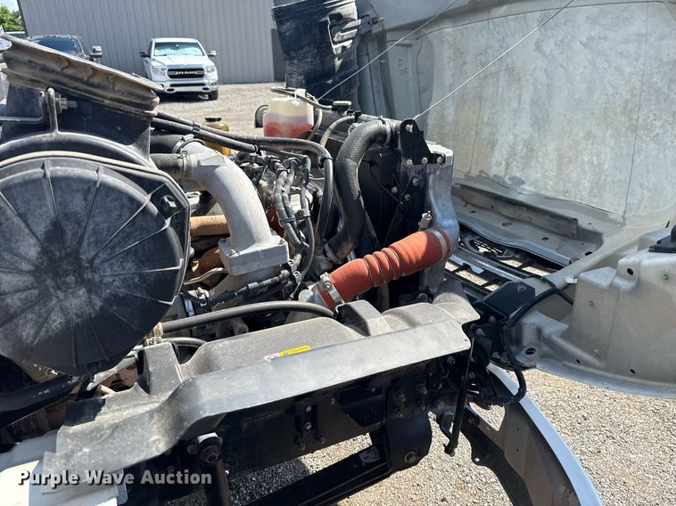 image for item EG6007 2015 Hino 338 truck cab and chassis