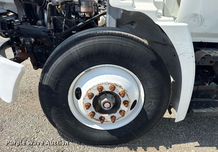 image for item EG6007 2015 Hino 338 truck cab and chassis