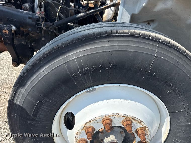 image for item EG6007 2015 Hino 338 truck cab and chassis