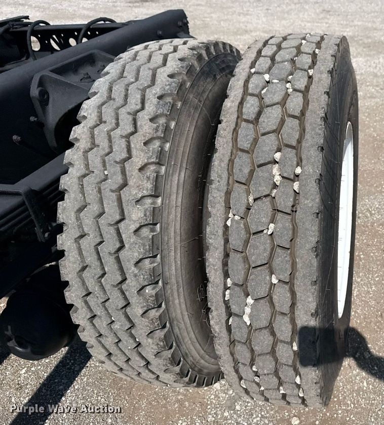 image for item EG6007 2015 Hino 338 truck cab and chassis