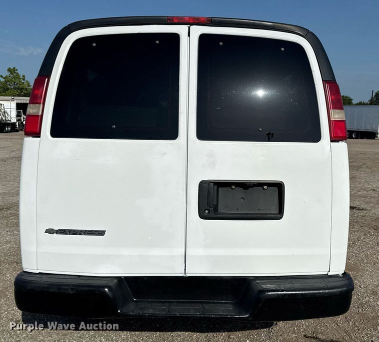 image for item EG6008 2009 Chevrolet Express 3500 van