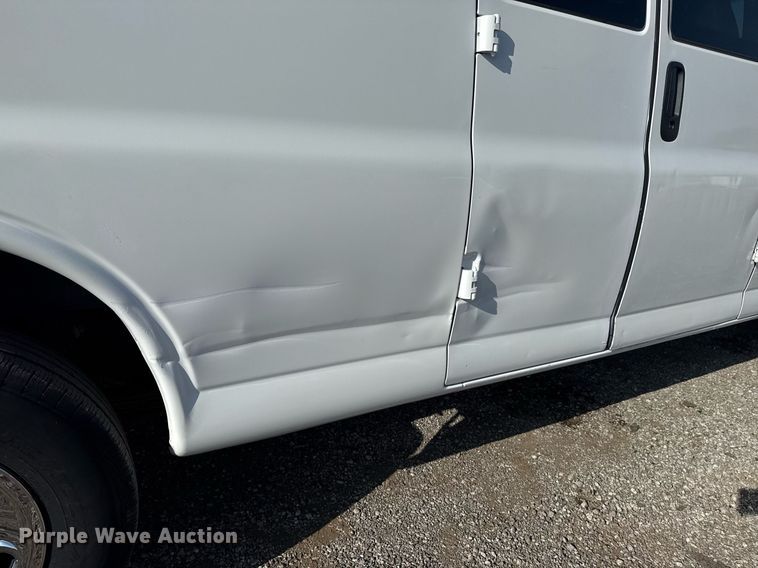 image for item EG6008 2009 Chevrolet Express 3500 van
