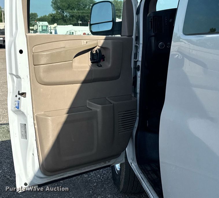 image for item EG6008 2009 Chevrolet Express 3500 van