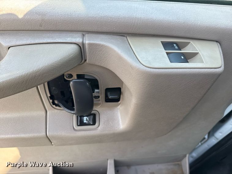 image for item EG6008 2009 Chevrolet Express 3500 van