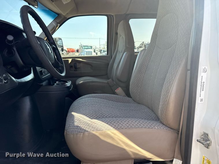 image for item EG6008 2009 Chevrolet Express 3500 van