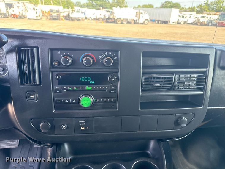 image for item EG6008 2009 Chevrolet Express 3500 van