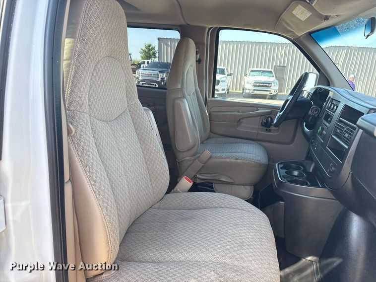 image for item EG6008 2009 Chevrolet Express 3500 van