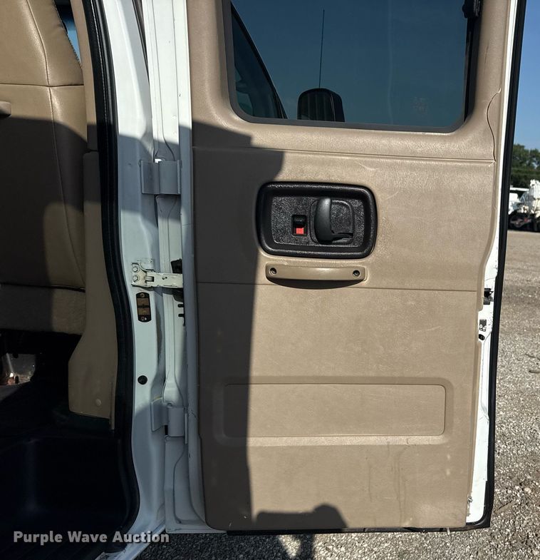 image for item EG6008 2009 Chevrolet Express 3500 van