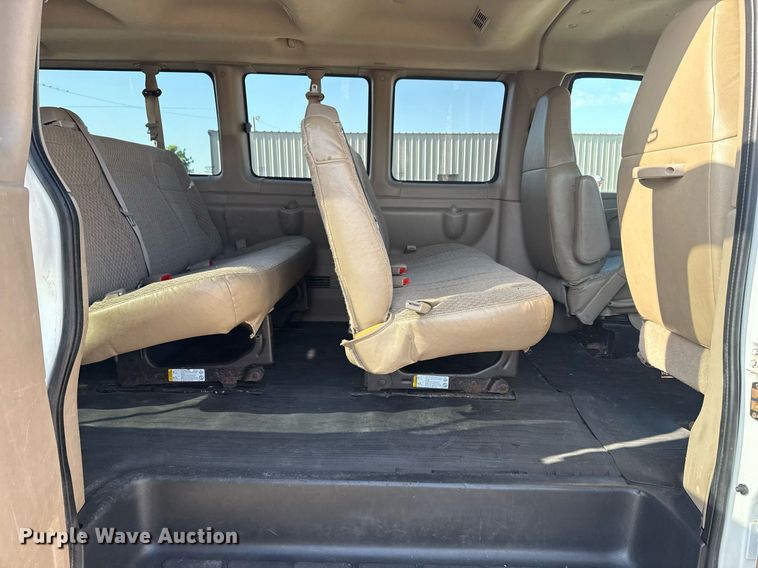 image for item EG6008 2009 Chevrolet Express 3500 van