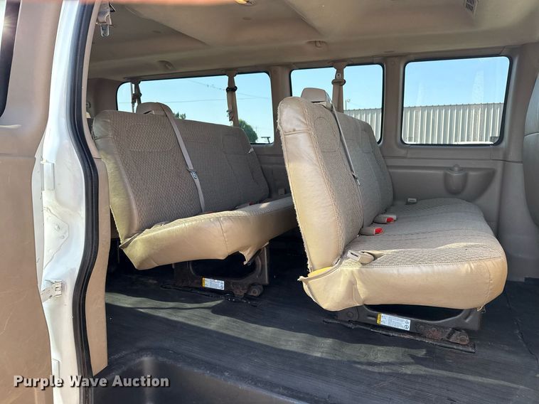 image for item EG6008 2009 Chevrolet Express 3500 van
