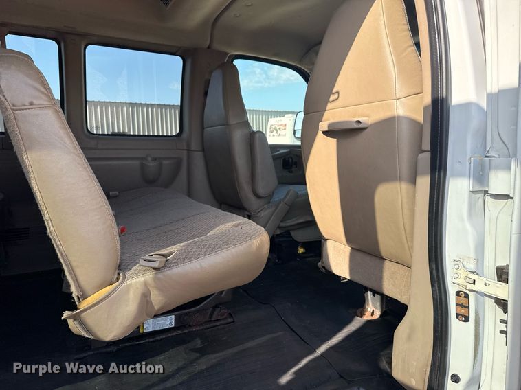 image for item EG6008 2009 Chevrolet Express 3500 van