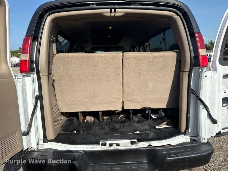 image for item EG6008 2009 Chevrolet Express 3500 van