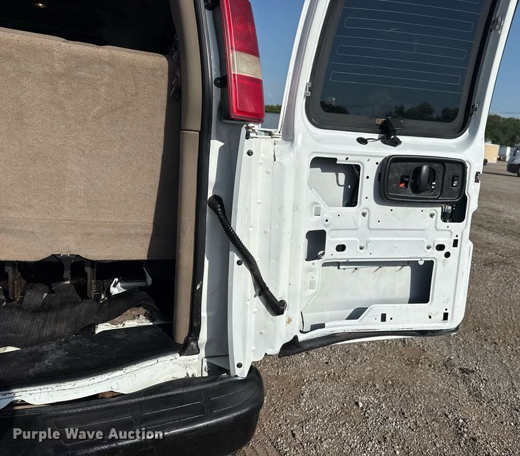 image for item EG6008 2009 Chevrolet Express 3500 van