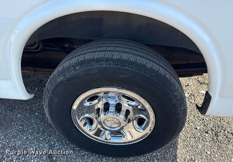 image for item EG6008 2009 Chevrolet Express 3500 van