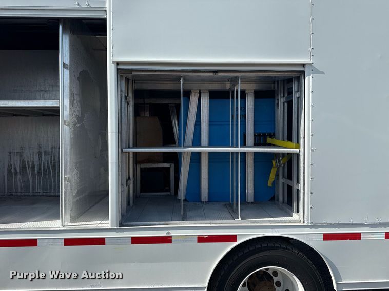 image for item EG6010 2002 International 4300 delivery truck